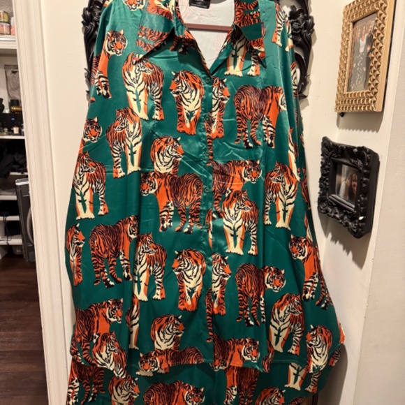 Dressed in LaLa Tiger Tales Playsuit L/XL - Picture 6 of 13